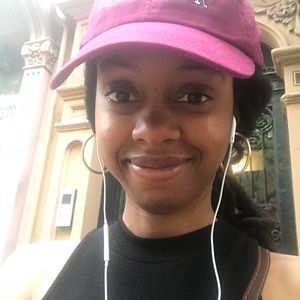 Meet your Posher, Aziza